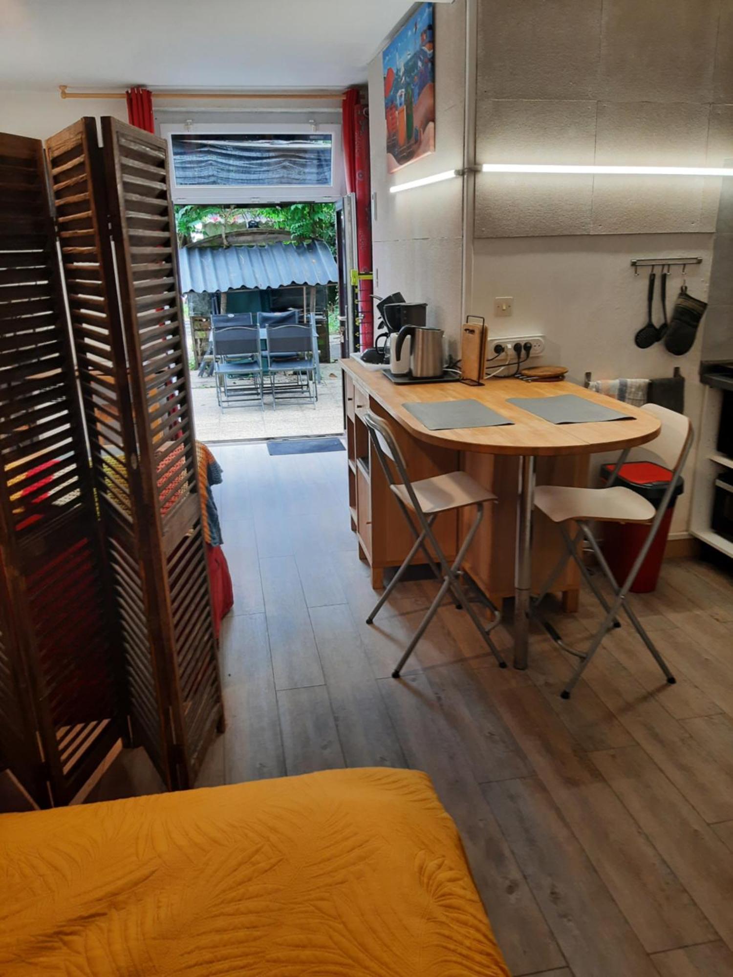 Duplex14H 1Er Etage Jardinet 1 Parking Ou Studio14B Rdc Terrasse Sans Parking La Rochelle  Exterior foto