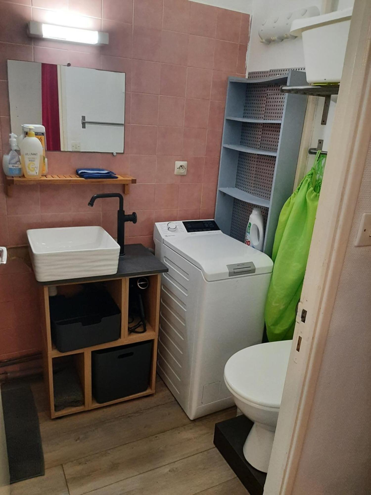 Duplex14H 1Er Etage Jardinet 1 Parking Ou Studio14B Rdc Terrasse Sans Parking La Rochelle  Exterior foto
