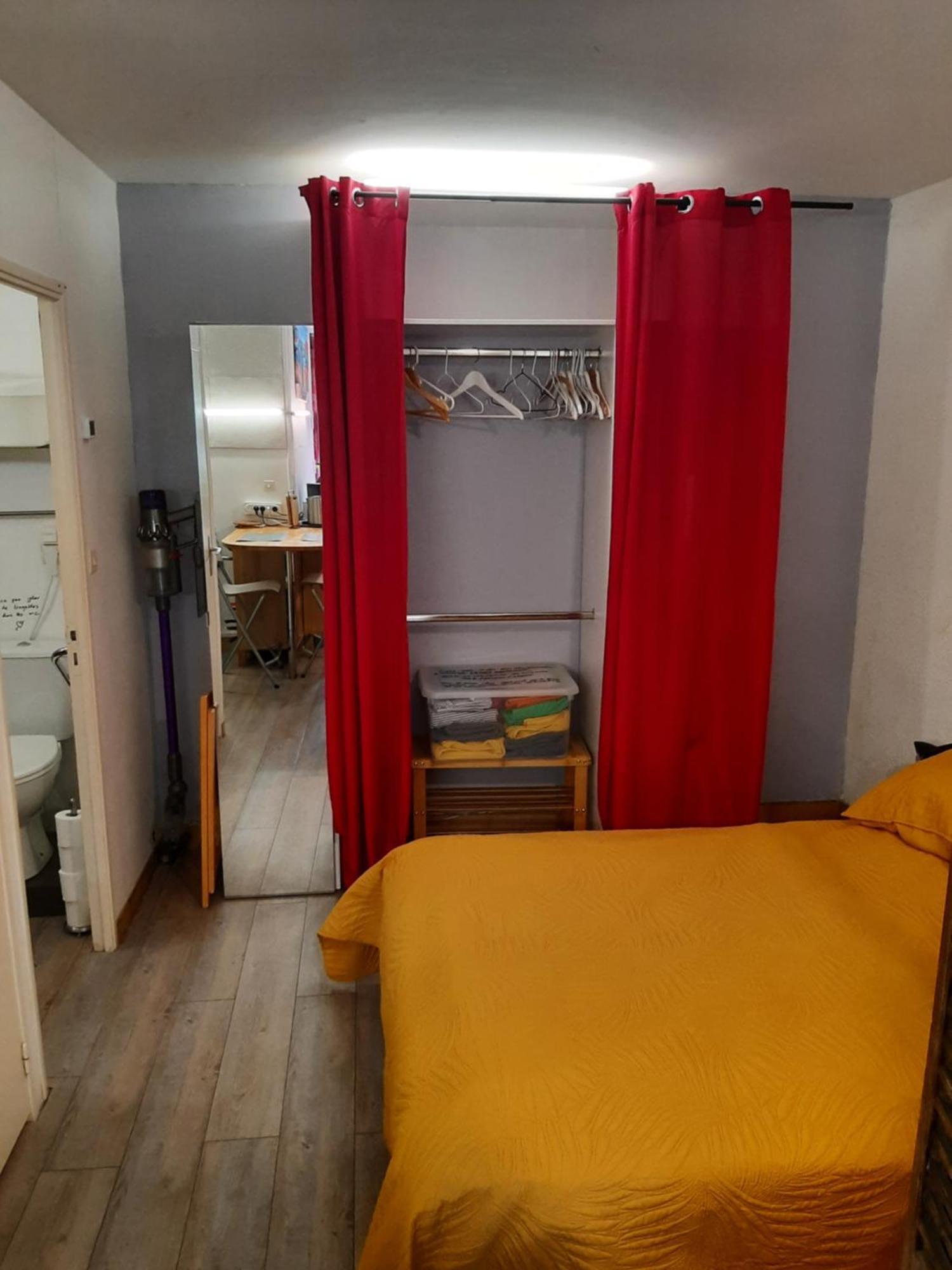 Duplex14H 1Er Etage Jardinet 1 Parking Ou Studio14B Rdc Terrasse Sans Parking La Rochelle  Exterior foto