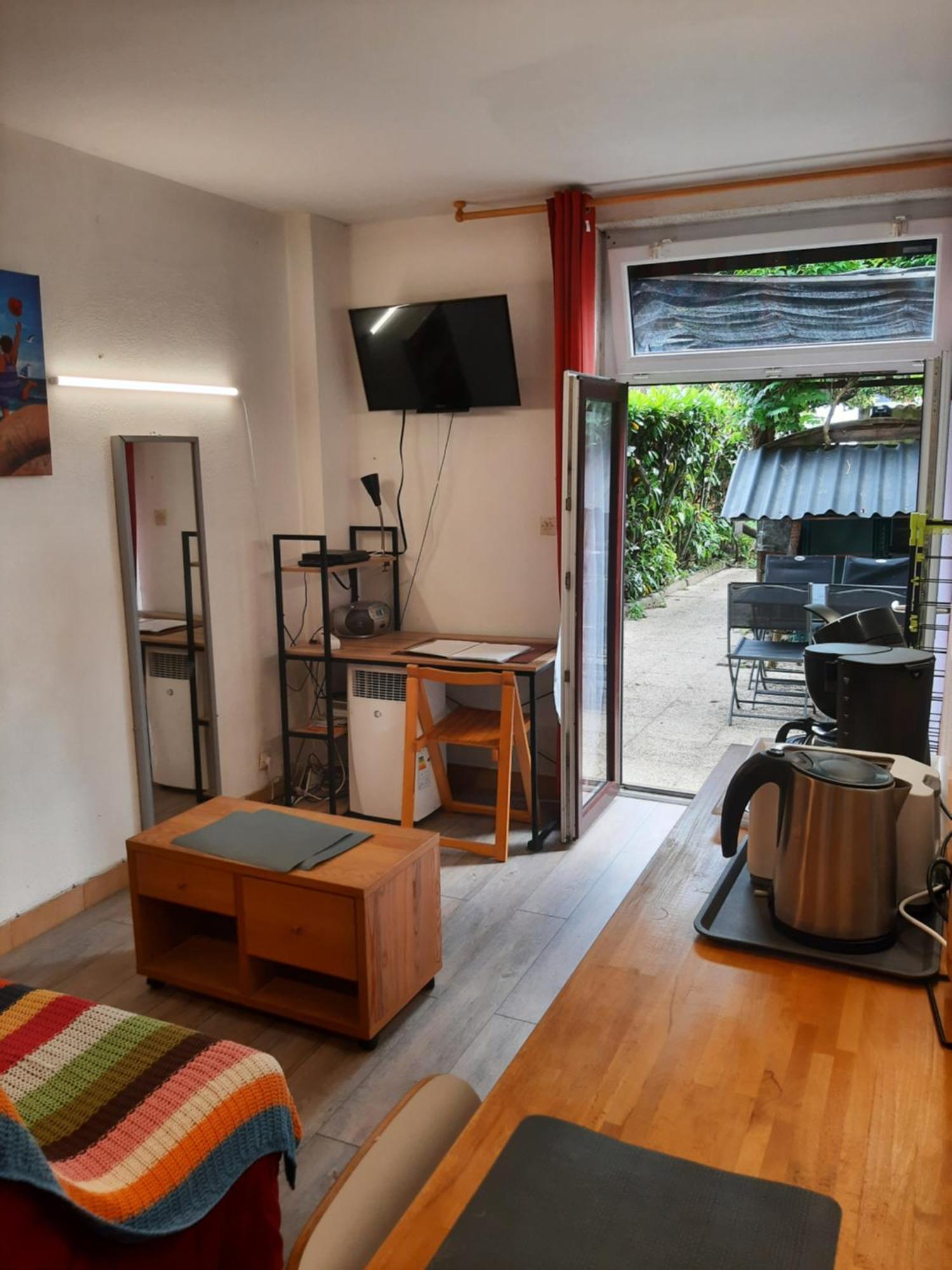 Duplex14H 1Er Etage Jardinet 1 Parking Ou Studio14B Rdc Terrasse Sans Parking La Rochelle  Exterior foto