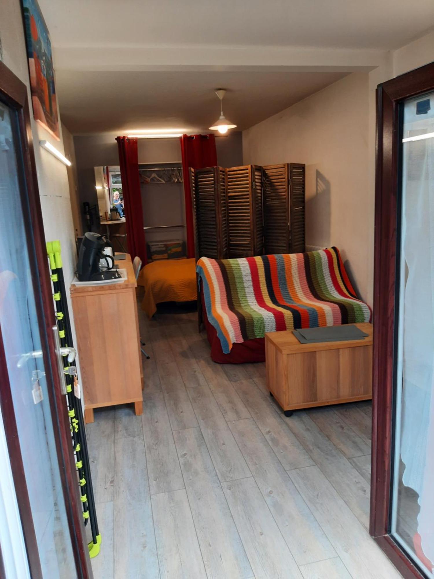 Duplex14H 1Er Etage Jardinet 1 Parking Ou Studio14B Rdc Terrasse Sans Parking La Rochelle  Exterior foto