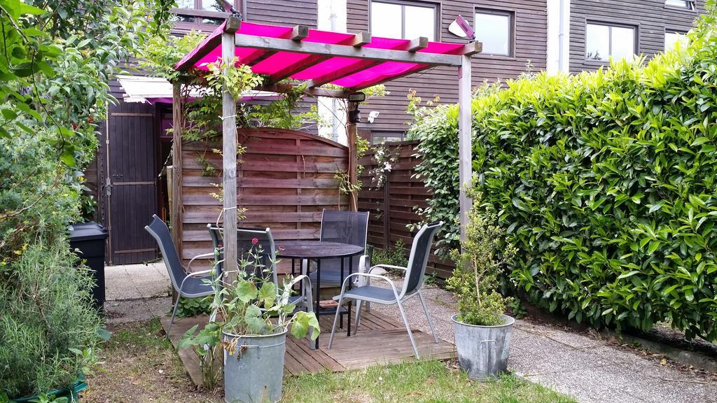 Duplex14H 1Er Etage Jardinet 1 Parking Ou Studio14B Rdc Terrasse Sans Parking La Rochelle  Exterior foto