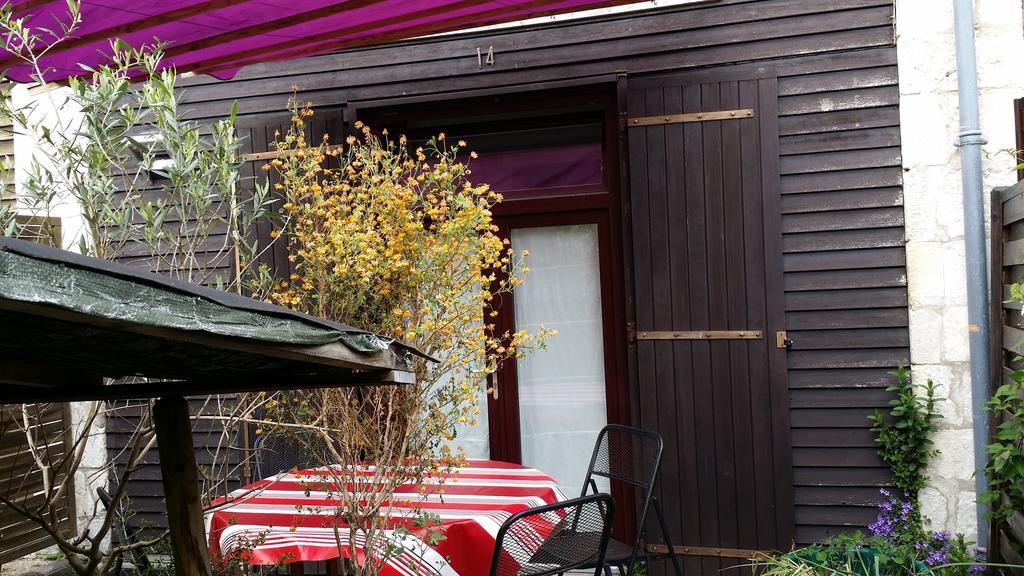 Duplex14H 1Er Etage Jardinet 1 Parking Ou Studio14B Rdc Terrasse Sans Parking La Rochelle  Exterior foto