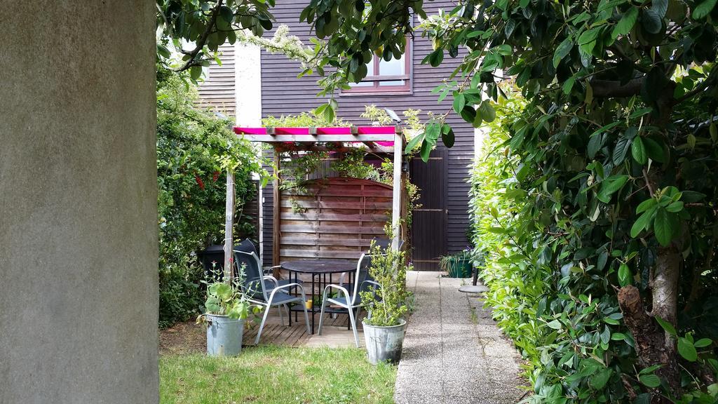 Duplex14H 1Er Etage Jardinet 1 Parking Ou Studio14B Rdc Terrasse Sans Parking La Rochelle  Exterior foto